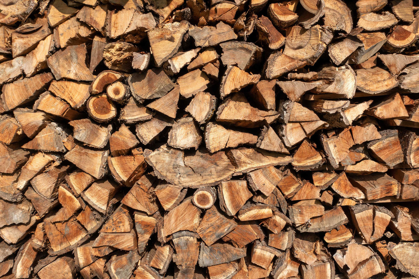 Original Kachelofen - Richtig hiezen mit Holz